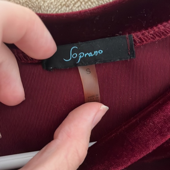 Red Velvet Top - Picture 4 of 4